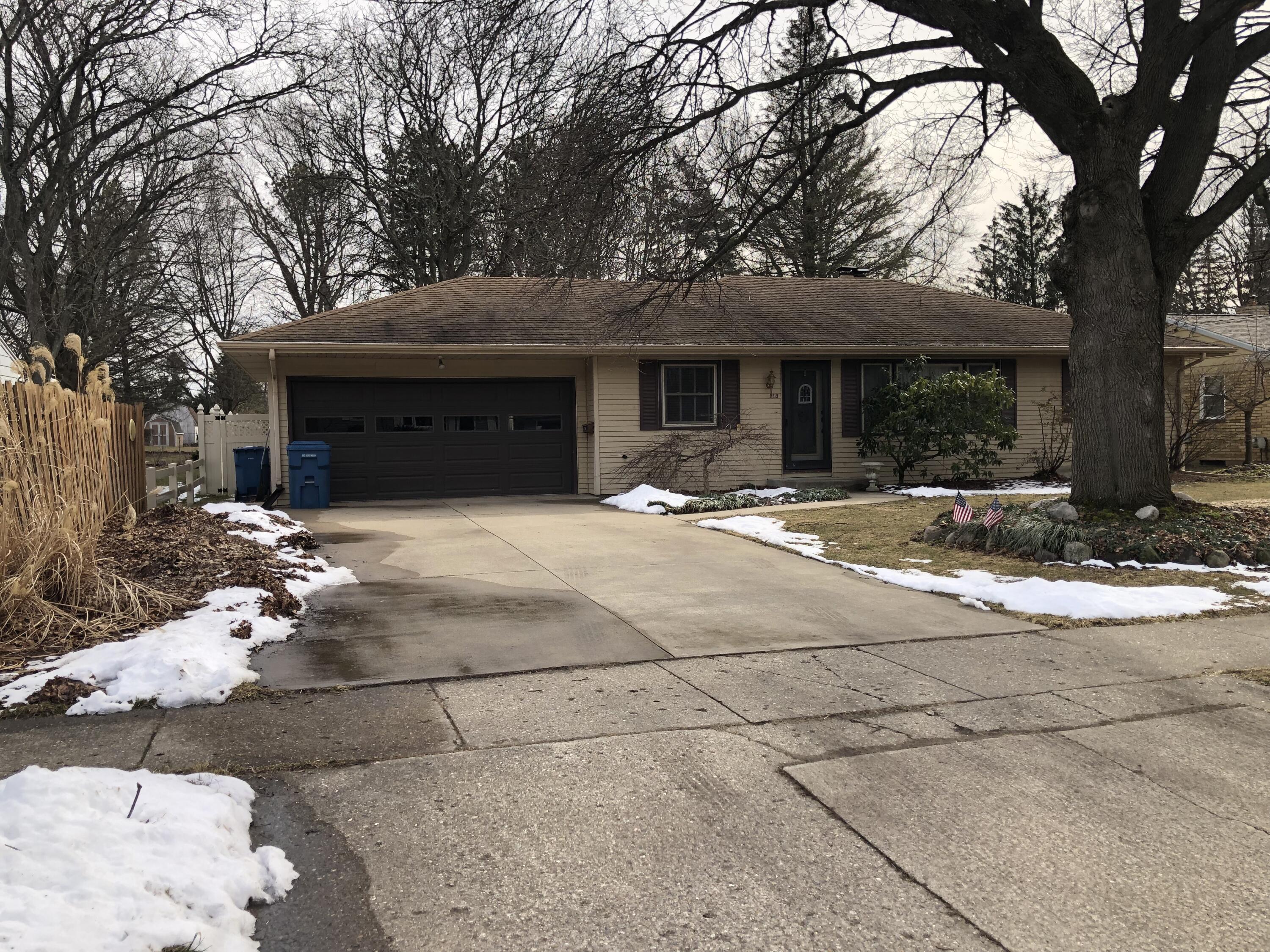 2819 Olney Road Kalamazoo, MI 49006 - Photo 2 of 5 2819 Olney St front picture