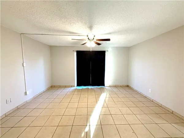 $1,050 | 2000 Kazmeier, Unit 25, Bryan, TX 77802