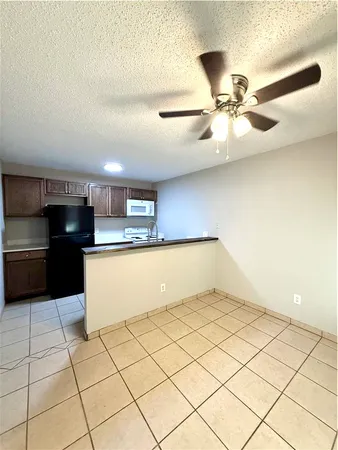 $1,050 | 2000 Kazmeier, Unit 25, Bryan, TX 77802
