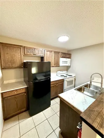 $1,050 | 2000 Kazmeier, Unit 25, Bryan, TX 77802