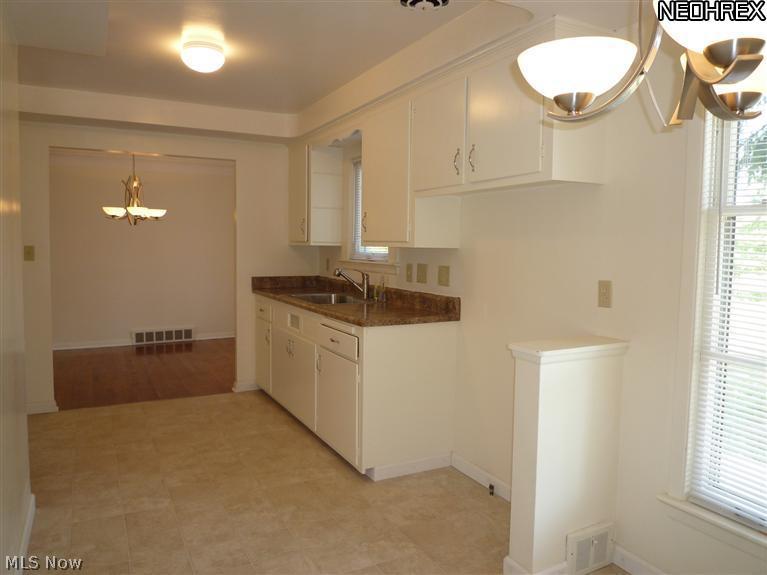 4903 Corliss Road Cleveland, OH 44124 - Photo 9 of 21 Gallery Image 9