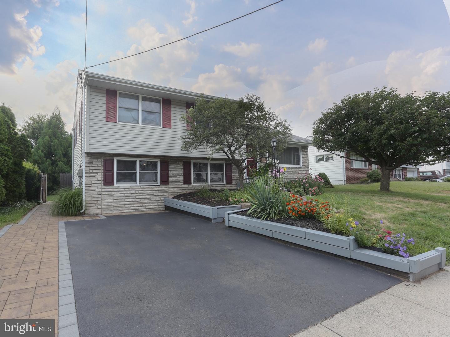 39 Valley View Road Hamilton, NJ 08620 - Photo 2 of 24 Gallery Image 2