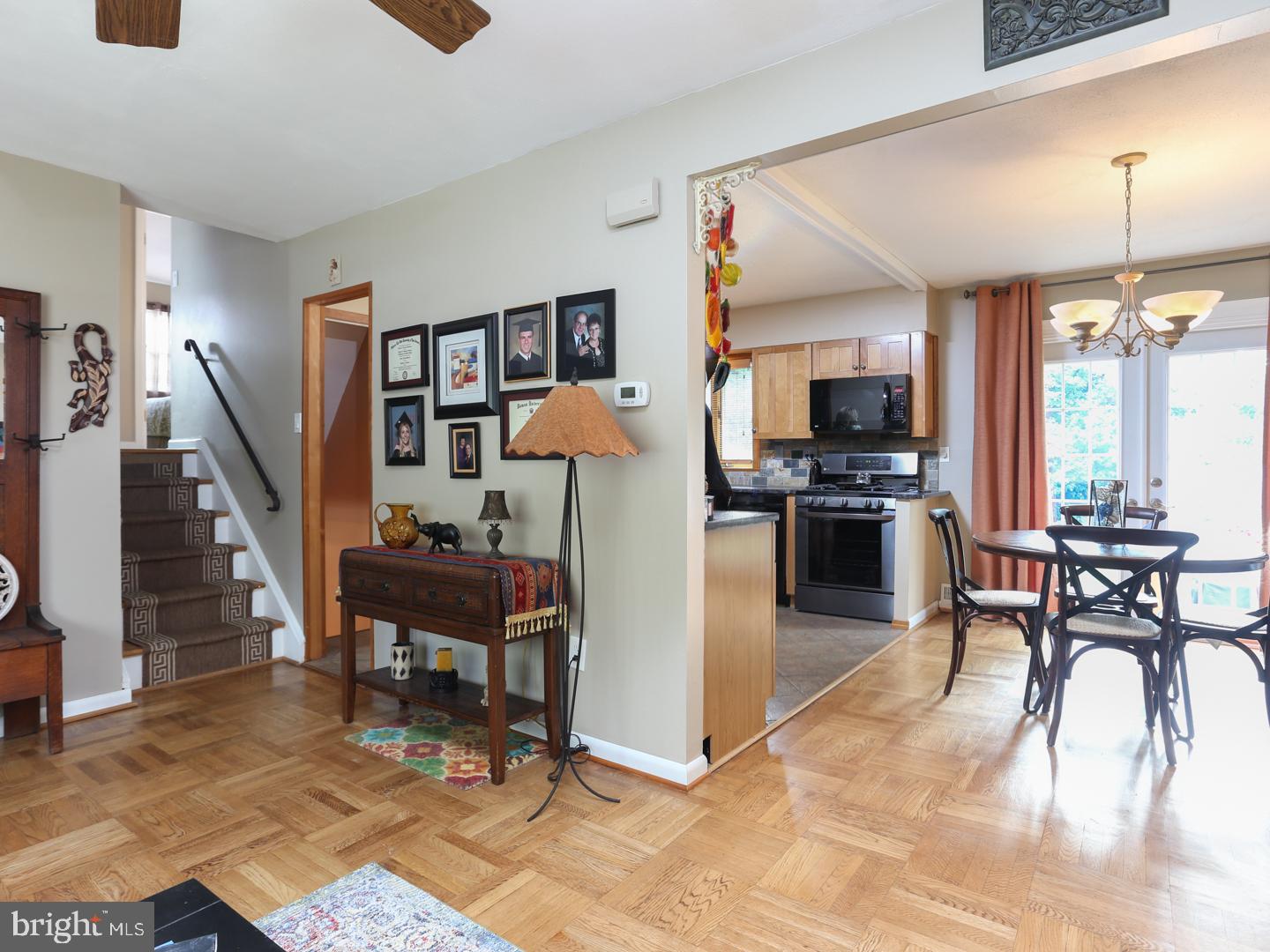 39 Valley View Road Hamilton, NJ 08620 - Photo 5 of 24 Gallery Image 5
