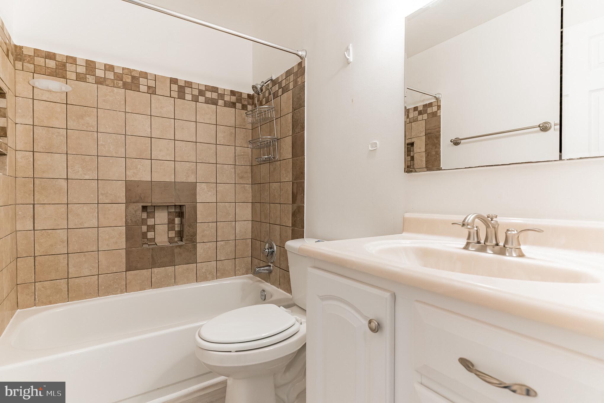 7031 Palamar Turn Lanham, MD 20706 - Photo 12 of 12 Guest Bathroom