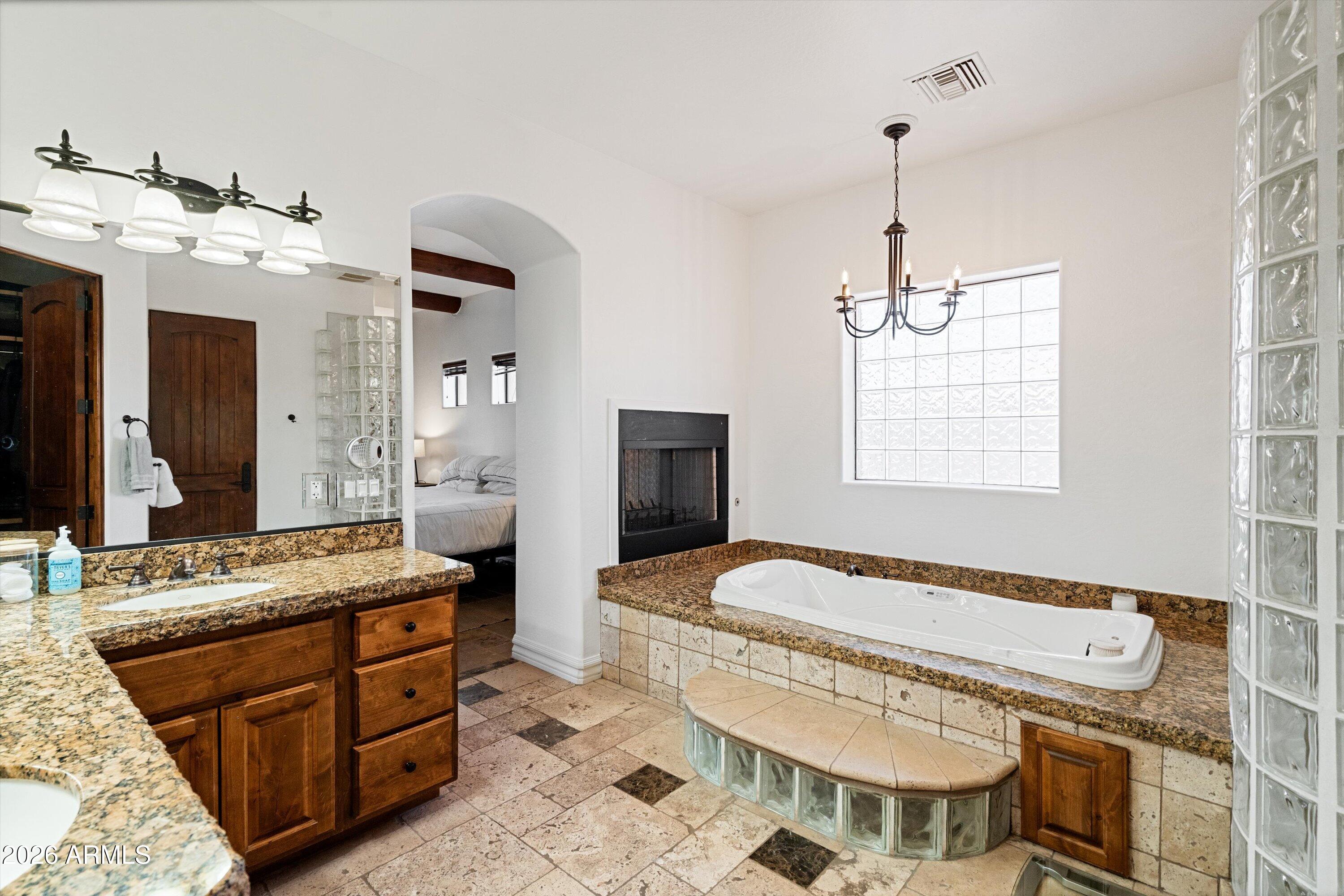 1823 West Maddock Road Phoenix, AZ 85086 - Photo 45 of 121 045-Master Bathroom