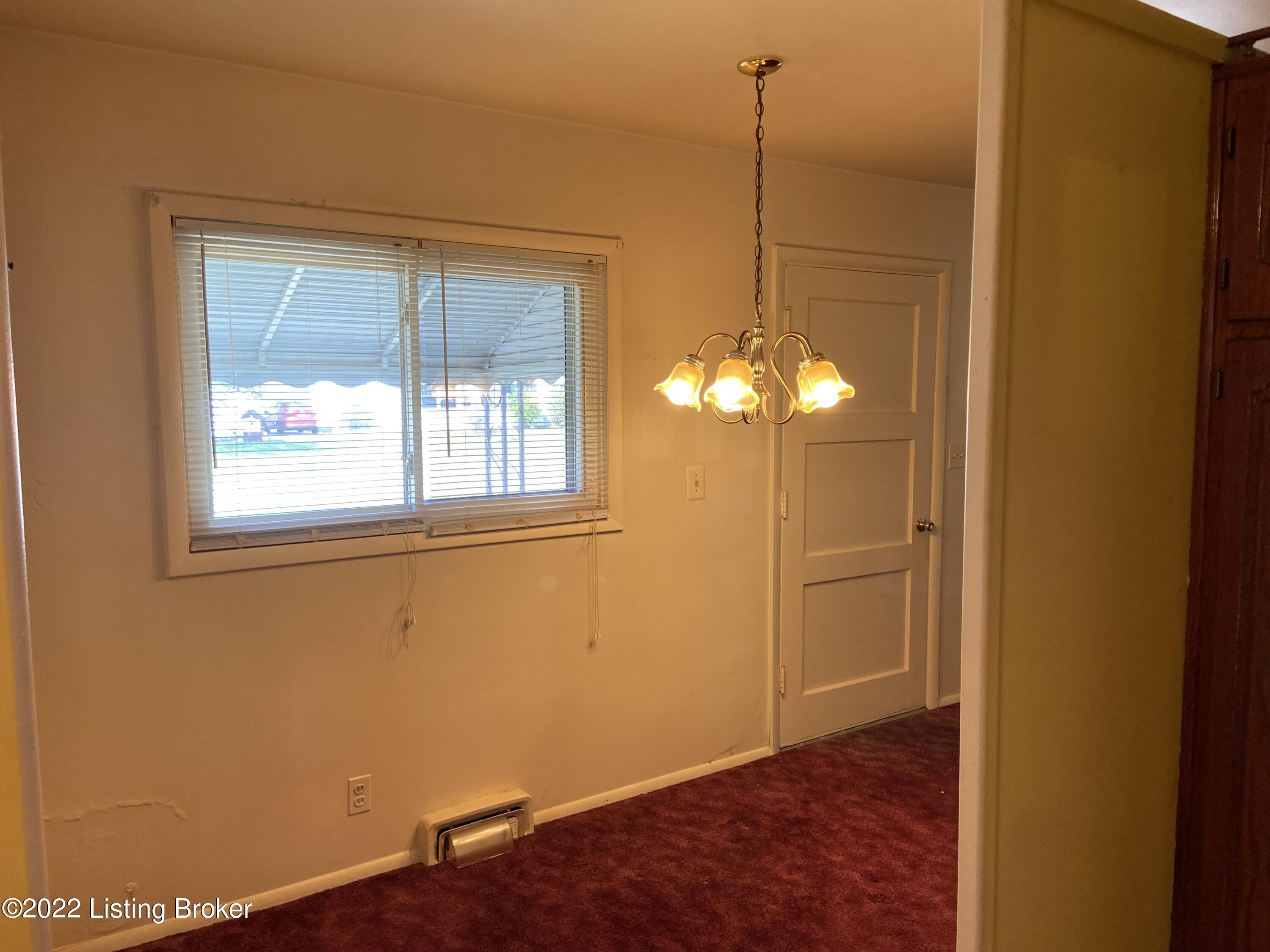 4823 Swallow Road Louisville, KY 40213 - Photo 14 of 19 Dining Area