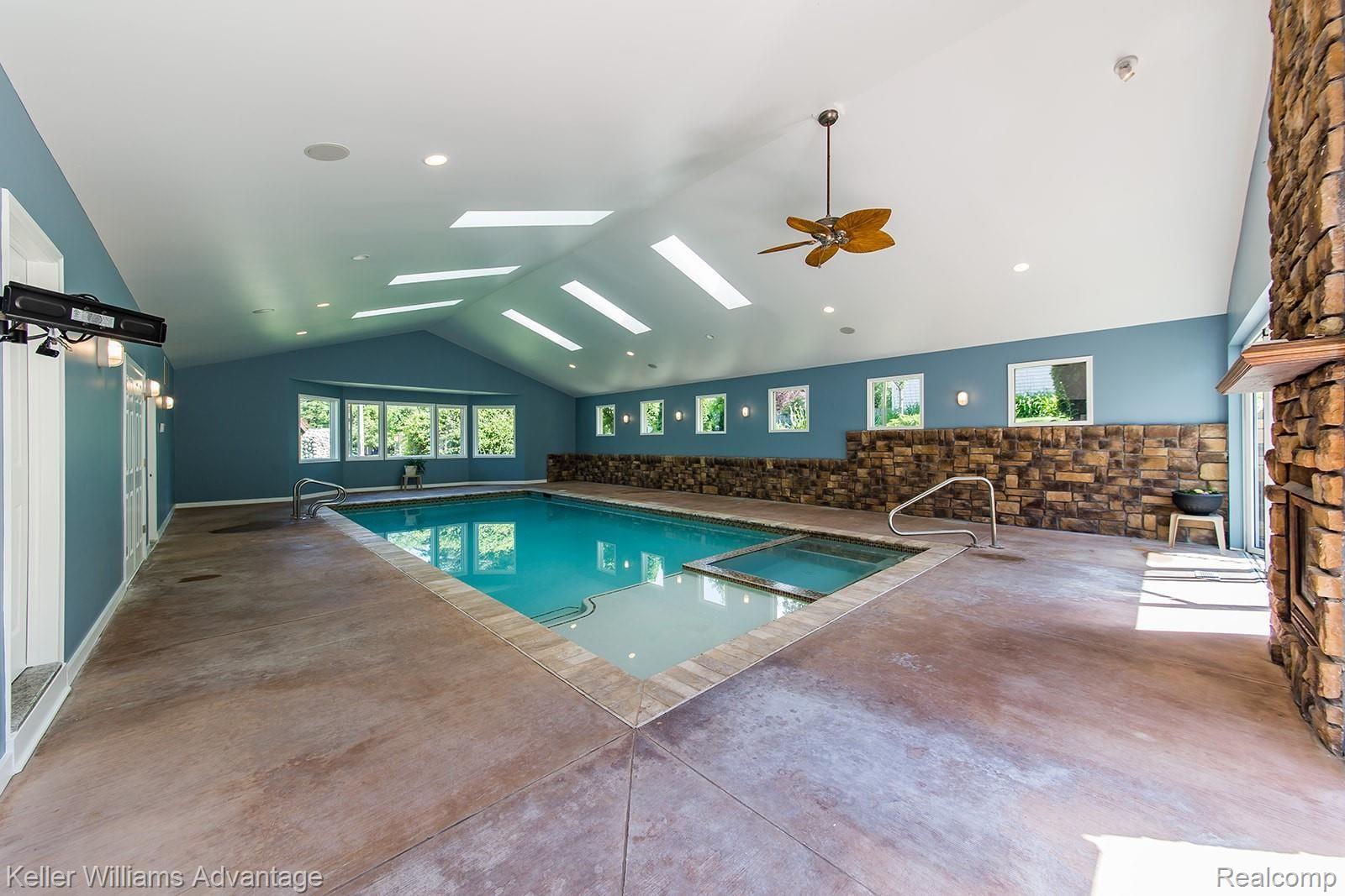 33365 Raphael Road Farmington, MI 48336 - Photo 40 of 56 Raphael_33365_Pool_05.jpg