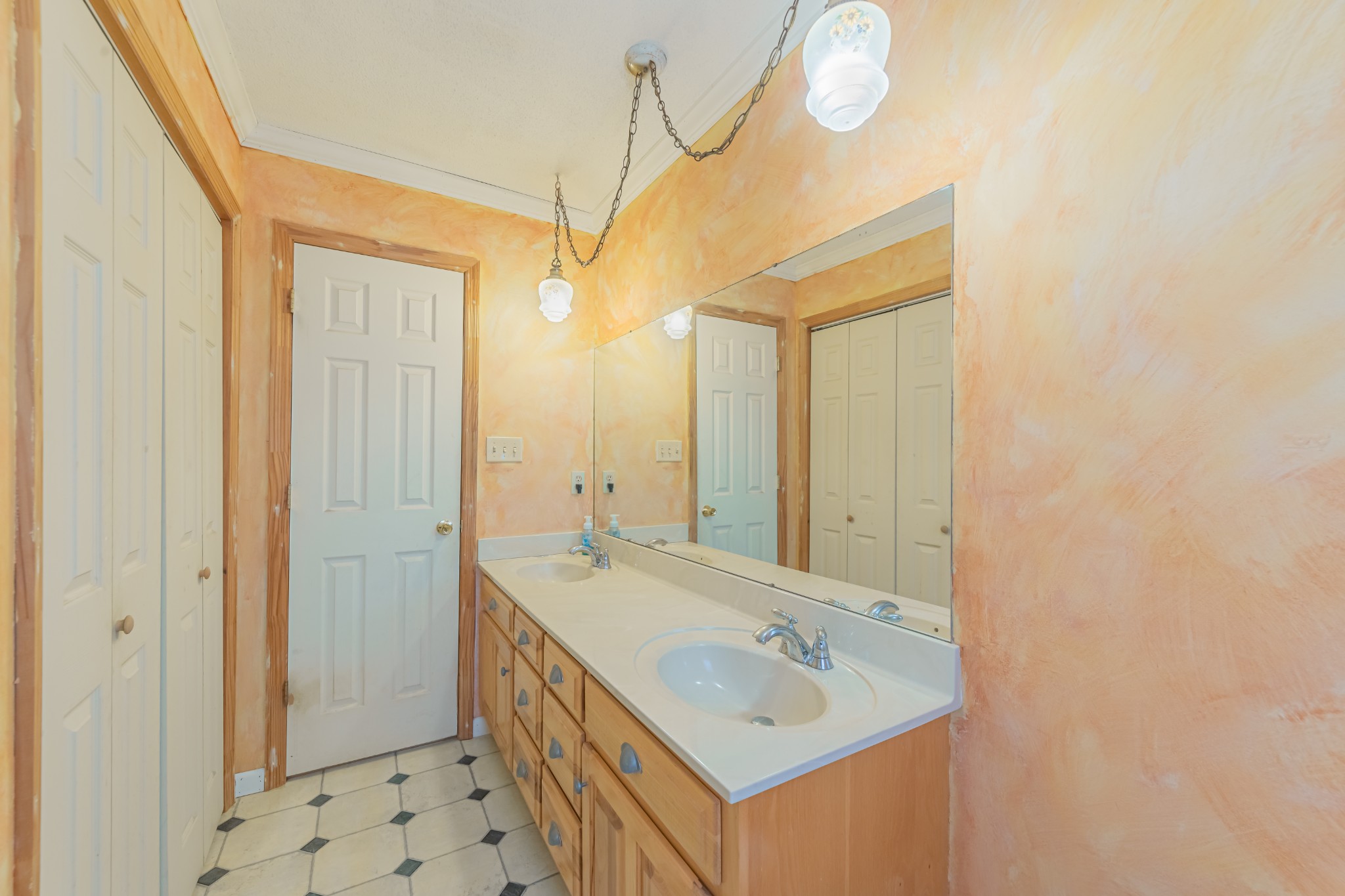 292 Laynes Cove Road Pelham, TN 37366 - Photo 27 of 43 a bathroom with a sink a mirror and a shower