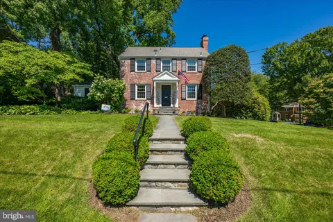 $1,495,000 | 5901 Devonshire Drive, Bethesda, MD 20816