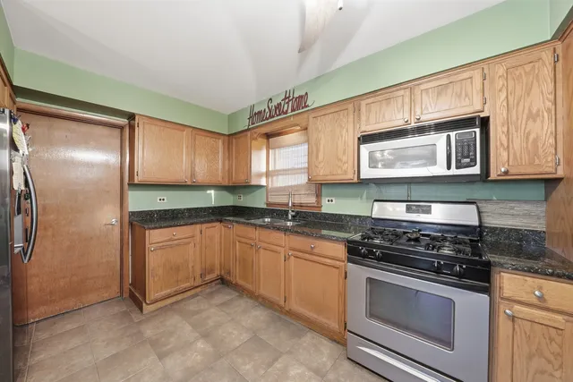 $199,900 | 7800 New Castle Avenue, Burbank, IL 60459