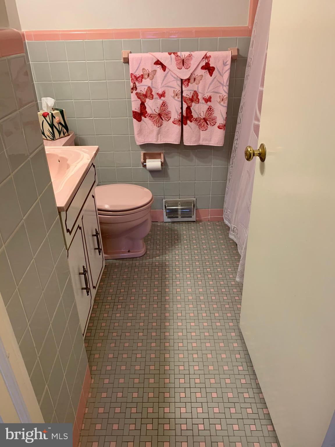 2079 Jenkintown Road Glenside, PA 19038 - Photo 36 of 86 Gallery Image 36