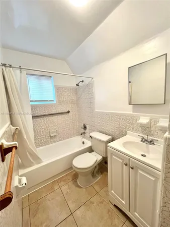 $1,650 | 7626 Northeast 6th Court, Unit 1, Miami, FL 33138