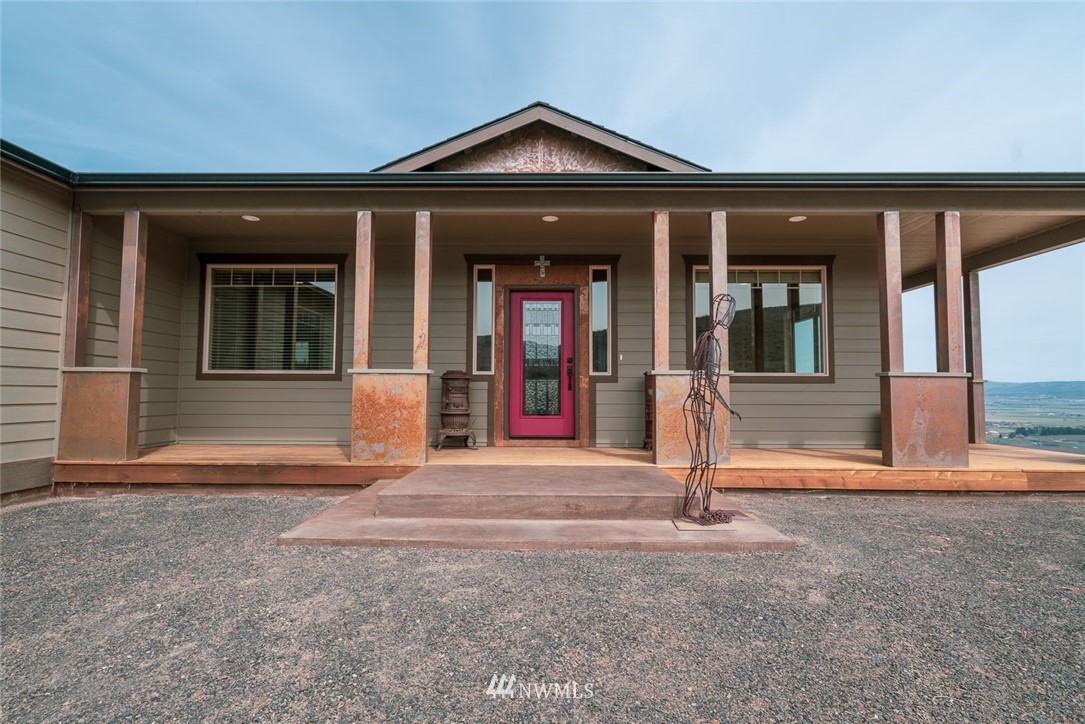 2660 Tozer Road Ellensburg, WA 98926 - Photo 2 of 40 Gallery Image 2