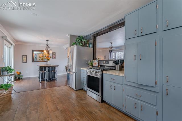902 Cresta Road Colorado Springs, CO 80906 - Photo 13 of 37 Gallery Image 13