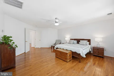 $1,295,000 | 308 Barnside Place, Rockville, MD 20850