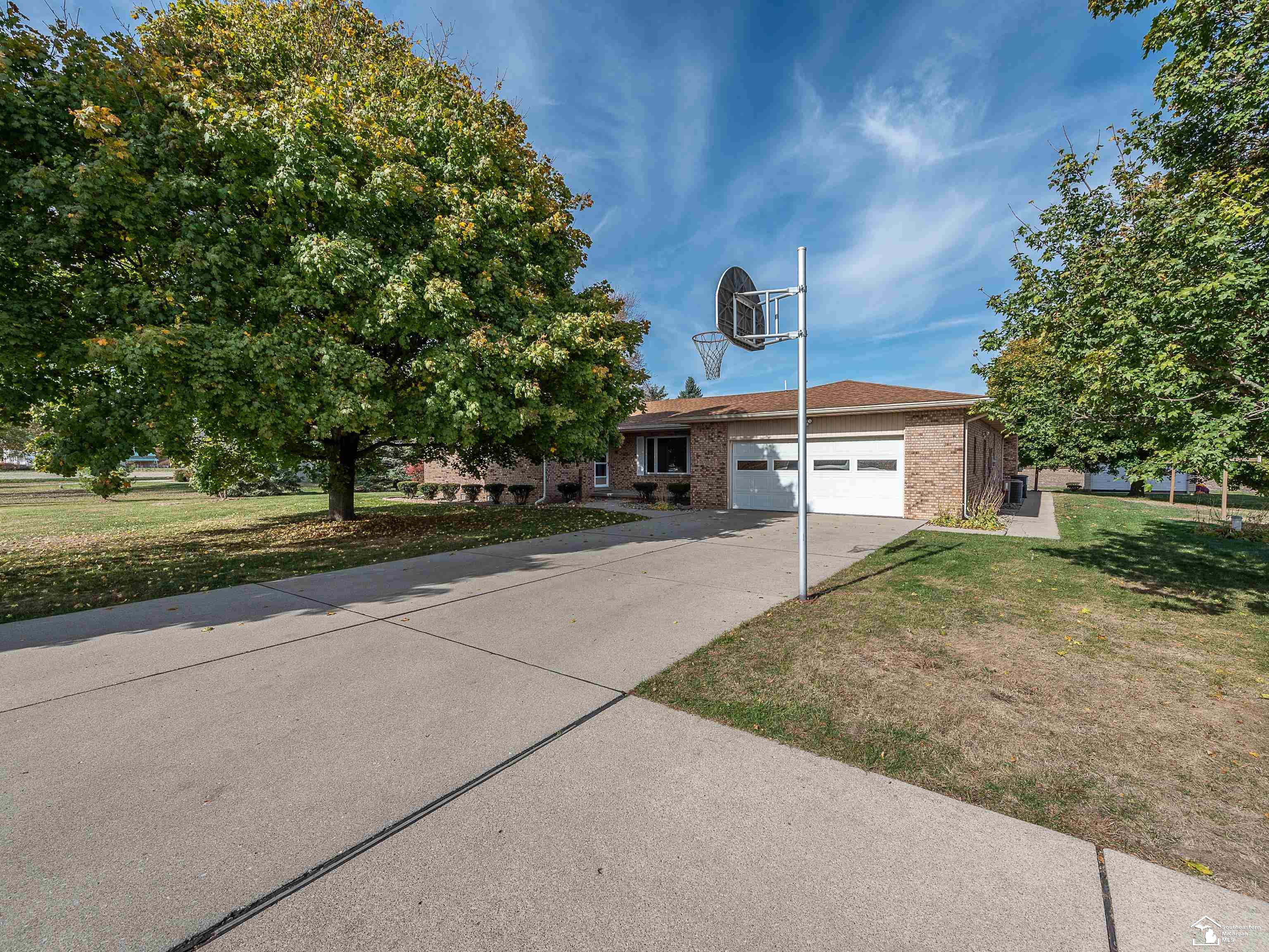 8150 Lulu Road Ida, MI 48140 - Photo 1 of 55