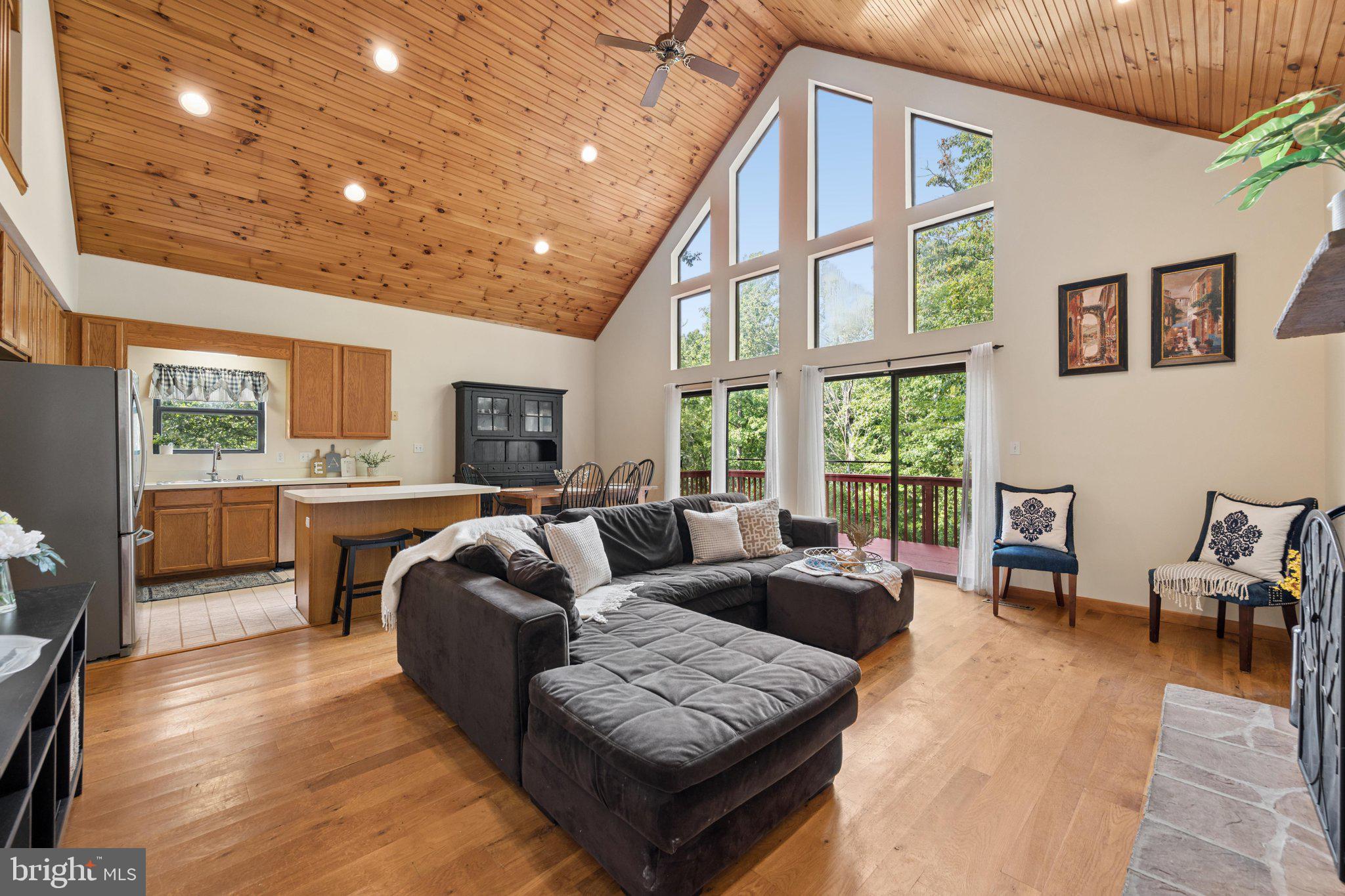 6739 West Lakeridge Road New Market, MD 21774 - Photo 8 of 77 GREAT Room