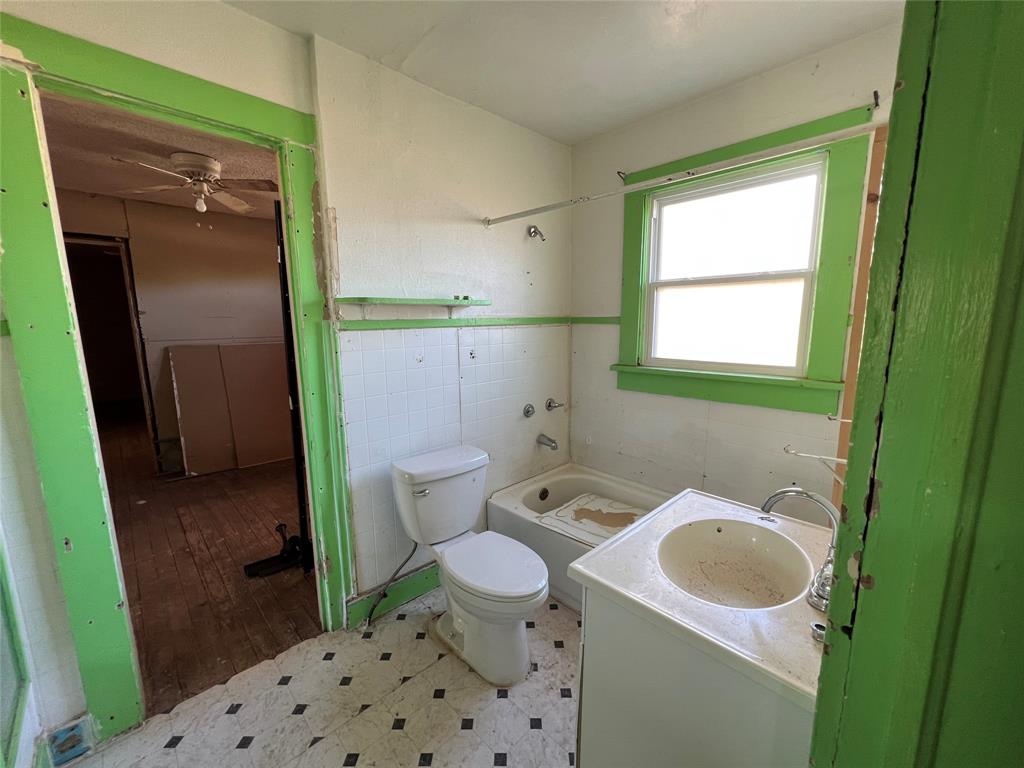 800 Roosevelt Street Wichita Falls, TX 76301 - Photo 16 of 33 one of the 2 baths