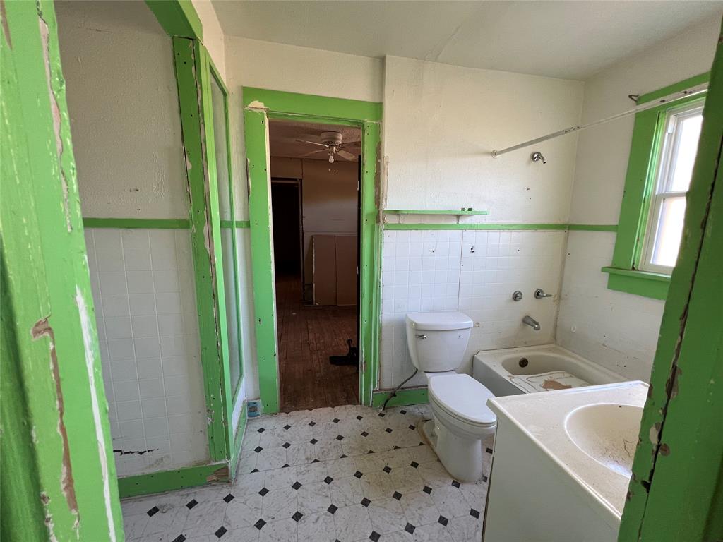 800 Roosevelt Street Wichita Falls, TX 76301 - Photo 17 of 33 Bedrooms on each side