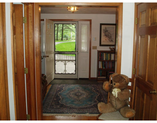 240 Fort Pond Road Lancaster, MA 01523 - Photo 11 of 30
