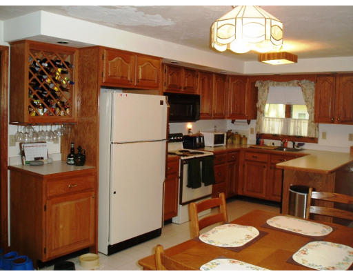 240 Fort Pond Road Lancaster, MA 01523 - Photo 13 of 30