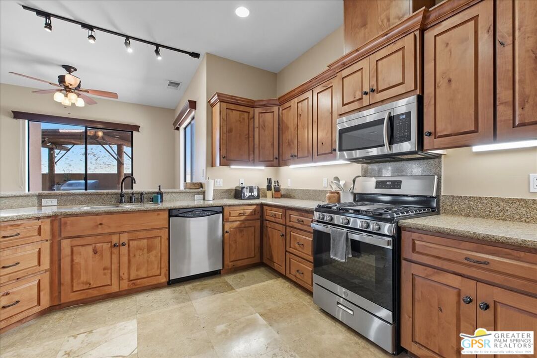 5935 Buena Suerte Road Yucca Valley, CA 92284 - Photo 19 of 49