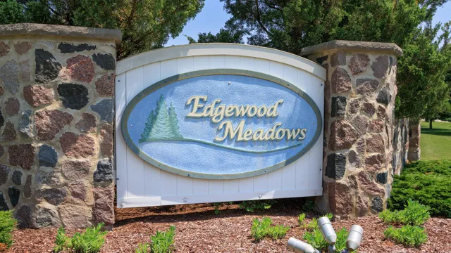 $389,900 | 1633 Grey Fox Trail, Unit E, Mukwonago, WI 53149