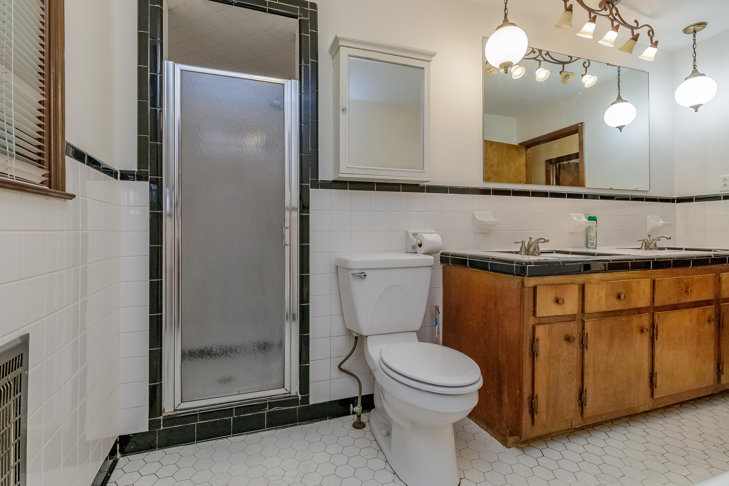 109 Back Berryton Road Summerville, GA 30747 - Photo 23 of 52 Bathroom