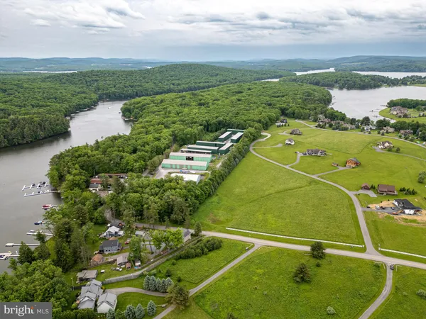 an aerial view of a tennis court