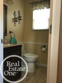 2050 Hampton Road Grosse Pointe Woods, MI 48236 - Photo 8 of 27