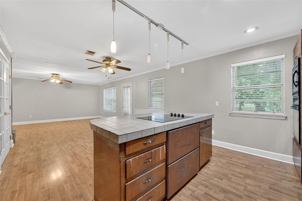 910 Kerry Street Benbrook, TX 76126 - Photo 12 of 32
