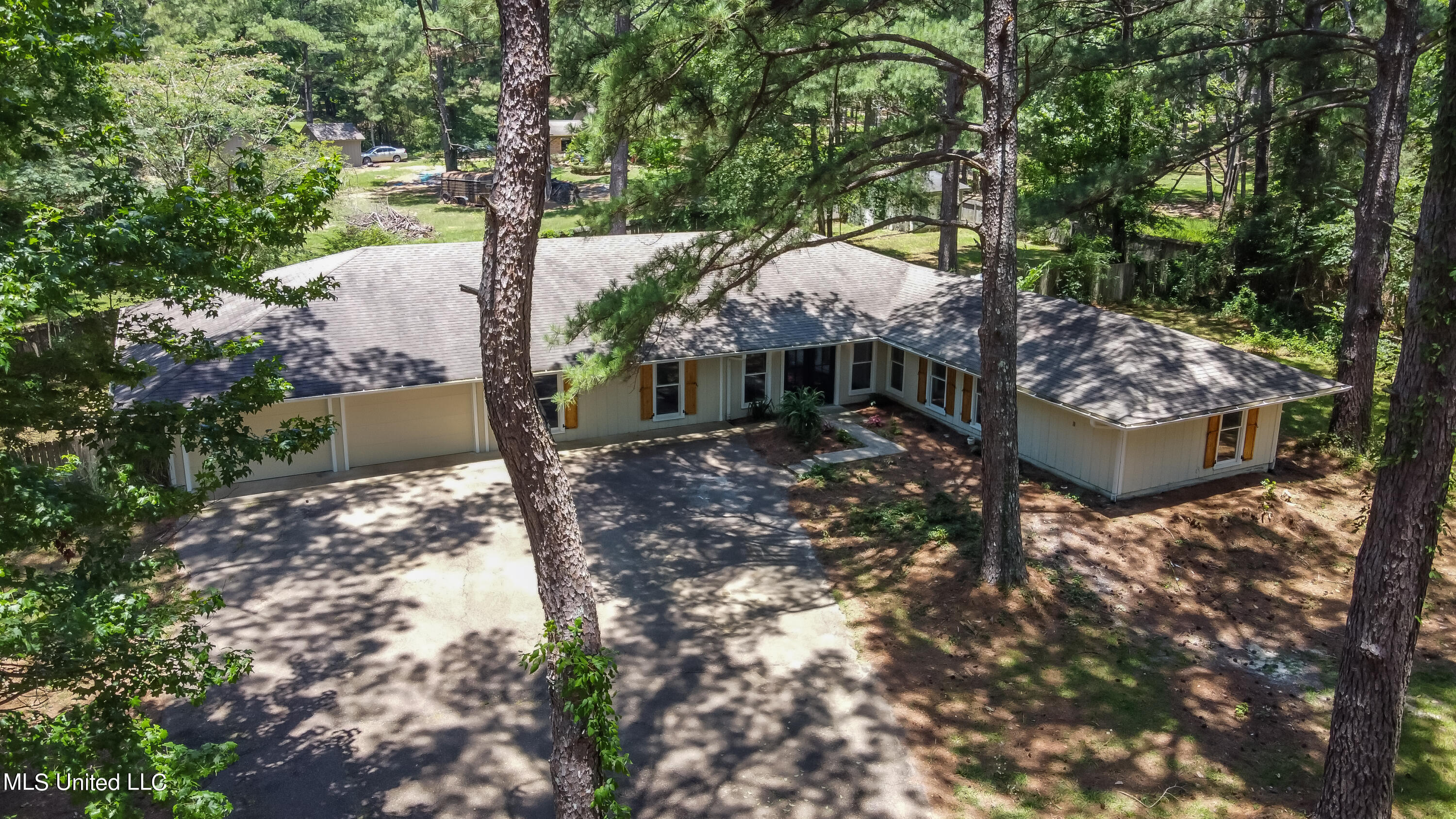 551 Holly Bush Road Brandon, MS 39047 - Photo 5 of 71 551 Holly Bush Rd drone-20