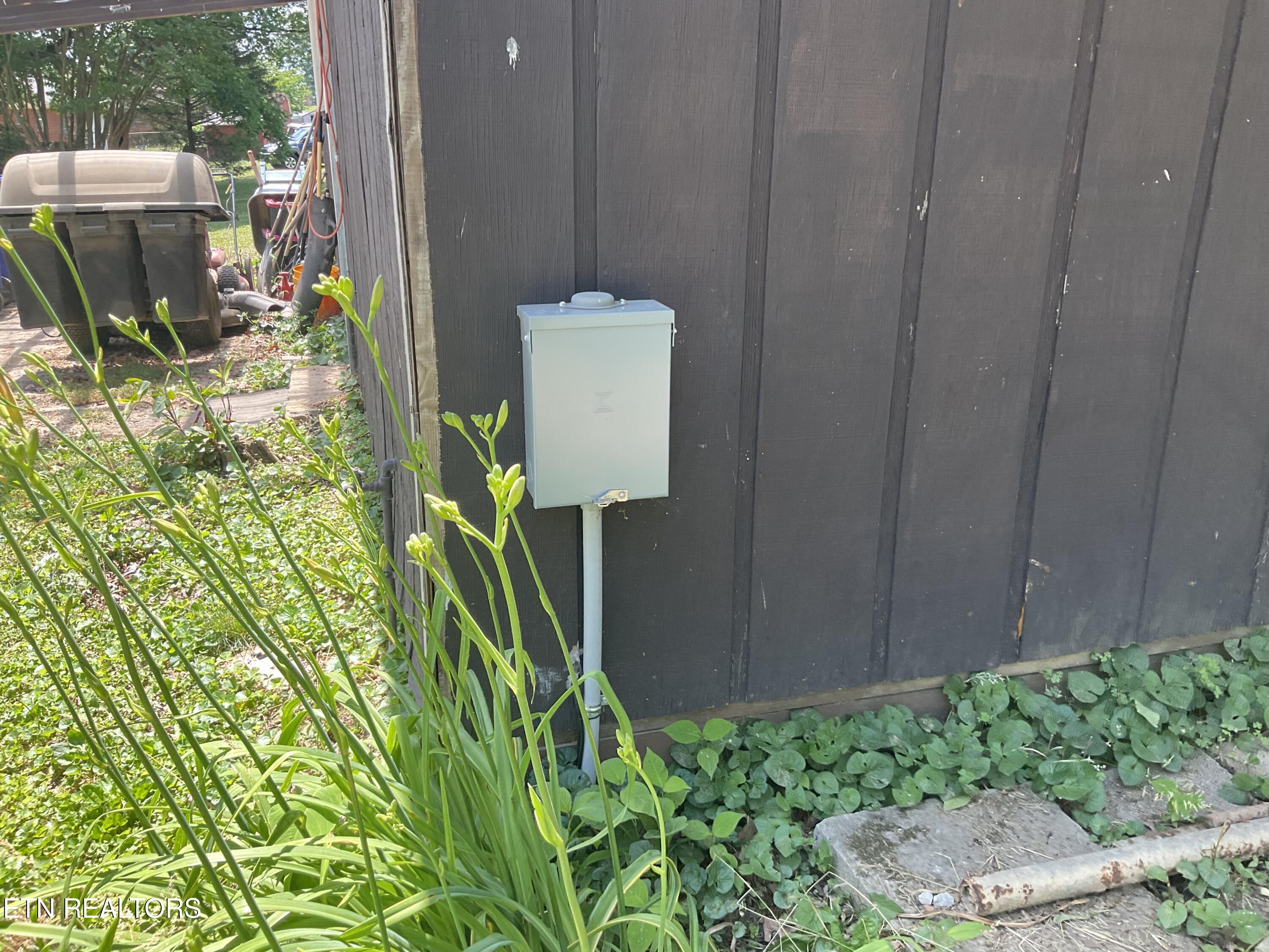 328 Ridgeview Drive Clinton, TN 37716 - Photo 36 of 45 Separate electrical box
