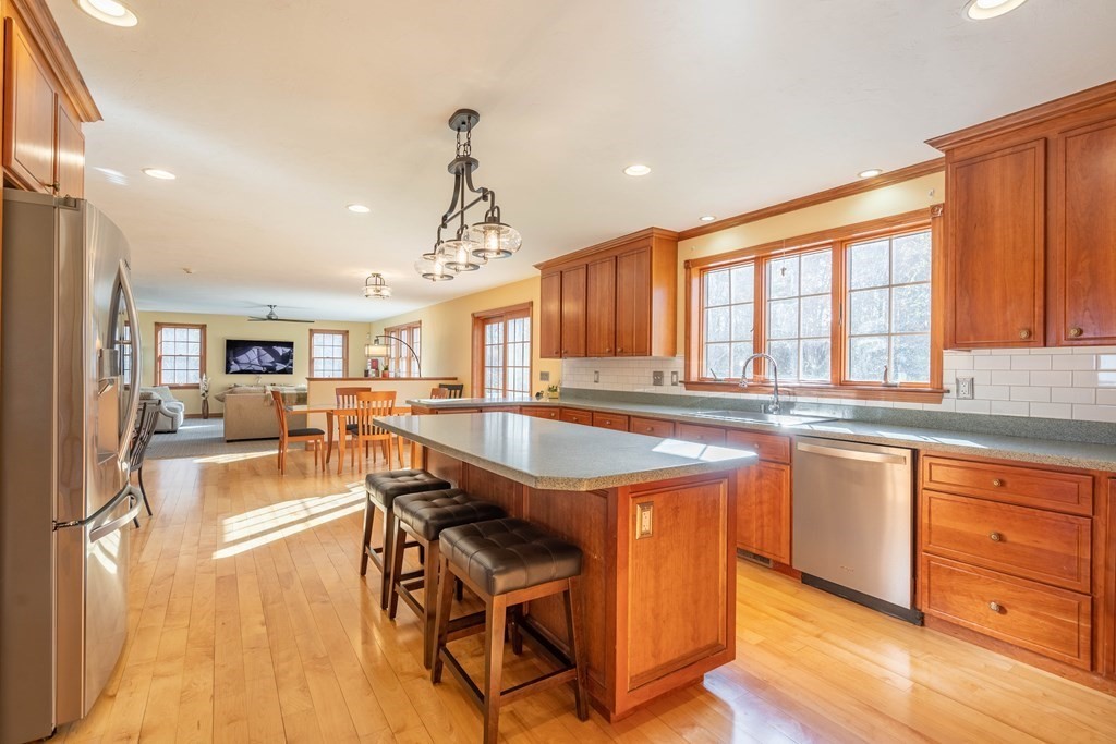 29 Ryan Road North Brookfield, MA 01535 - Photo 3 of 42 Gallery Image 3