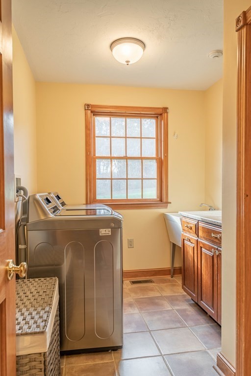 29 Ryan Road North Brookfield, MA 01535 - Photo 7 of 42 Gallery Image 7