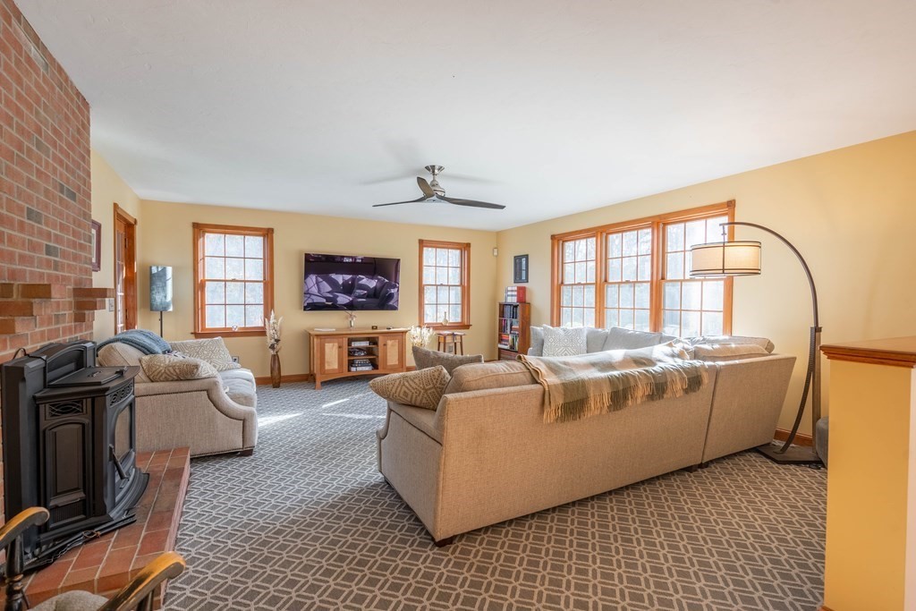 29 Ryan Road North Brookfield, MA 01535 - Photo 10 of 42 Gallery Image 10