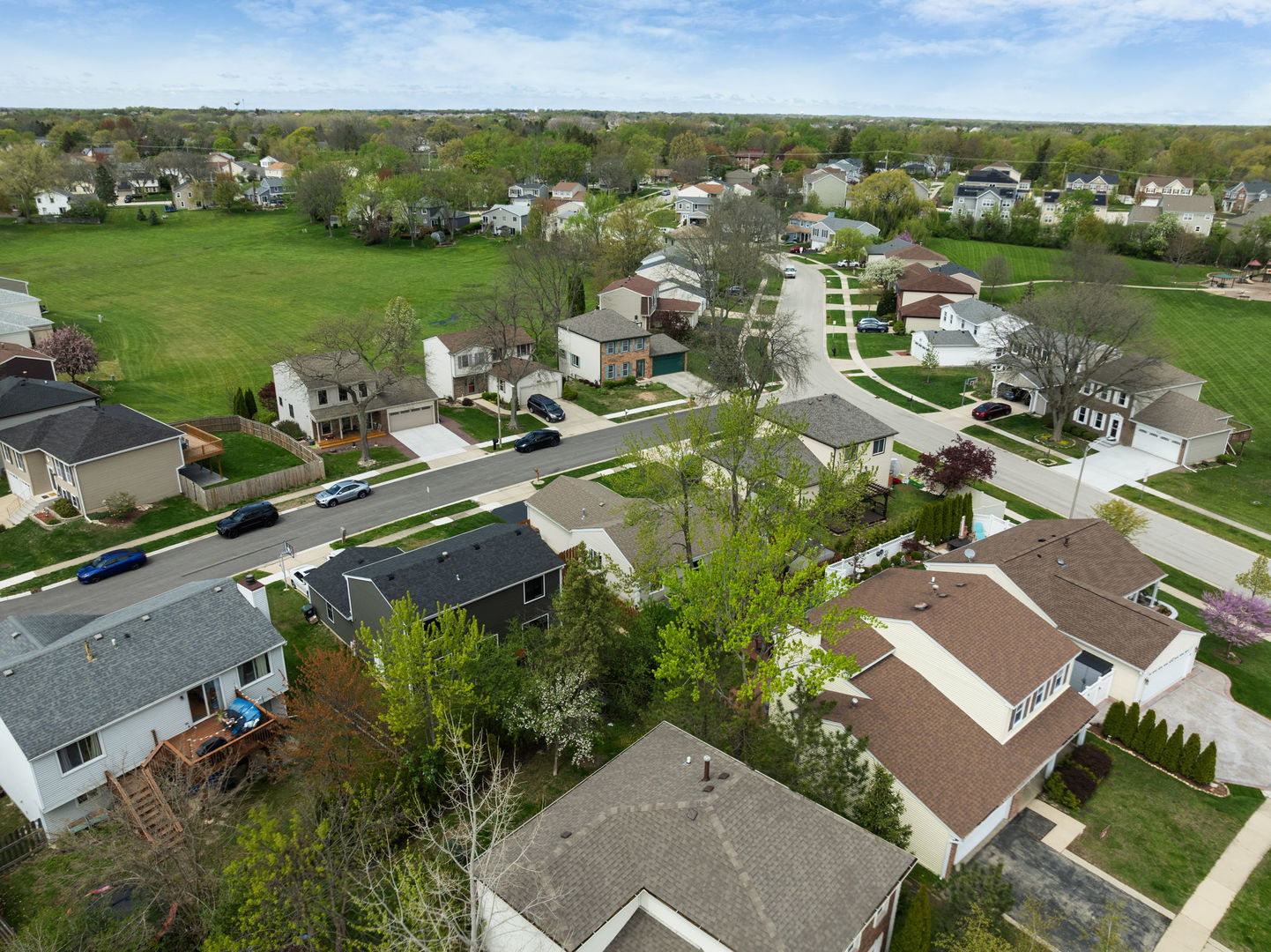 5045 Rochester Drive Hoffman Estates, IL 60010 - Photo 30 of 33 an aerial view of a house with a garden