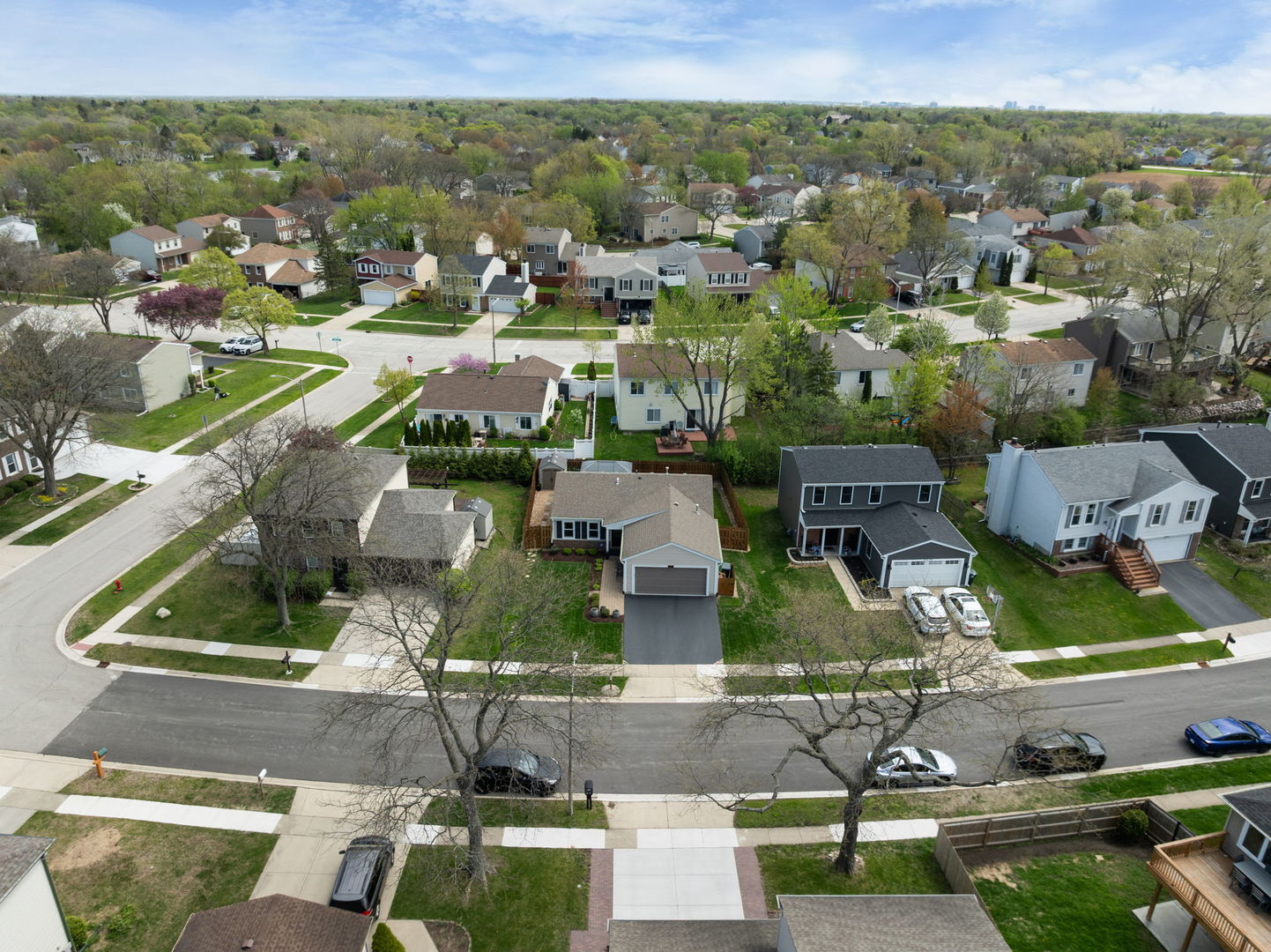 5045 Rochester Drive Hoffman Estates, IL 60010 - Photo 31 of 33 an aerial view of residential houses with outdoor space