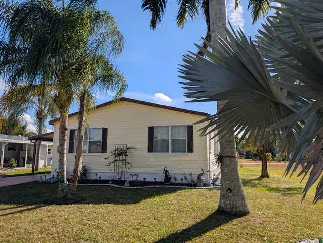 $297,500 | 2460 Southwest Versailles Terrace, Stuart, FL 34997