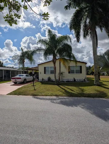 $297,500 | 2460 Southwest Versailles Terrace, Stuart, FL 34997