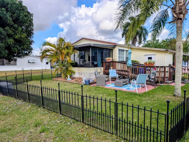 $297,500 | 2460 Southwest Versailles Terrace, Stuart, FL 34997
