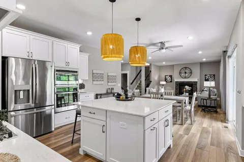 $825,000 | 7276 Rogers Court, Chanhassen, MN 55317