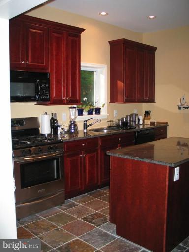 655 Old Herald Harbor Road Crownsville, MD 21032 - Photo 17 of 26 Kitchen