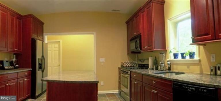 655 Old Herald Harbor Road Crownsville, MD 21032 - Photo 18 of 26 Kitchen #2
