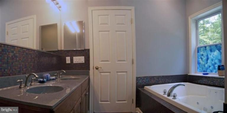 655 Old Herald Harbor Road Crownsville, MD 21032 - Photo 22 of 26 Master Bath
