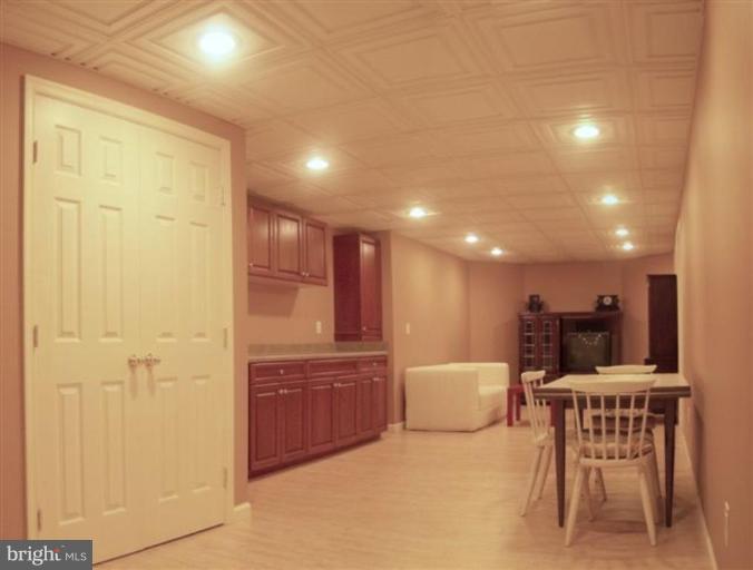 655 Old Herald Harbor Road Crownsville, MD 21032 - Photo 6 of 26 Den