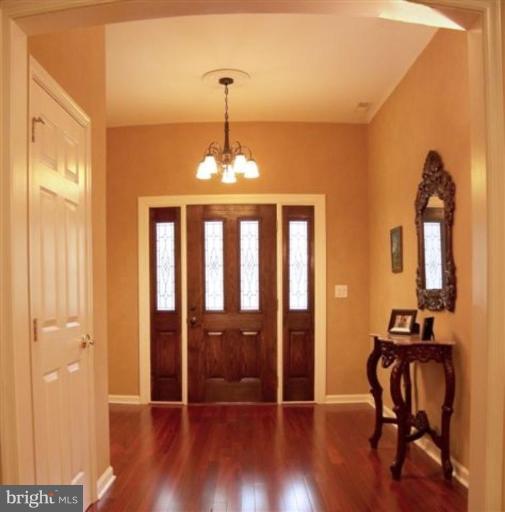 655 Old Herald Harbor Road Crownsville, MD 21032 - Photo 9 of 26 Entrance / Foyer
