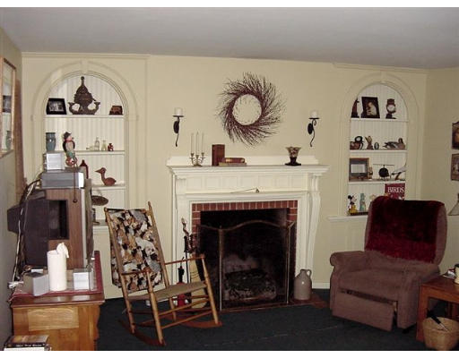 1 McGregory Road Sturbridge, MA 01566 - Photo 3 of 7 Gallery Image 3