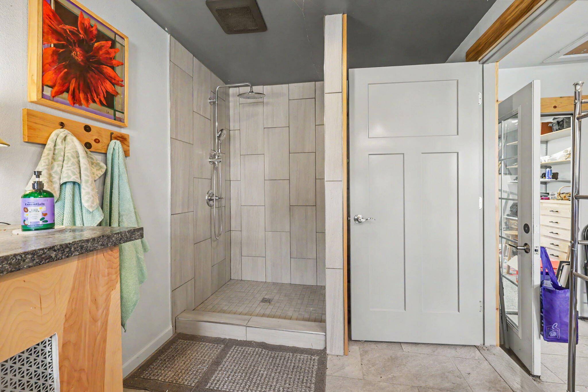 145 Highway 234 Eagle Point, OR 97524 - Photo 29 of 43 a bathroom with a shower