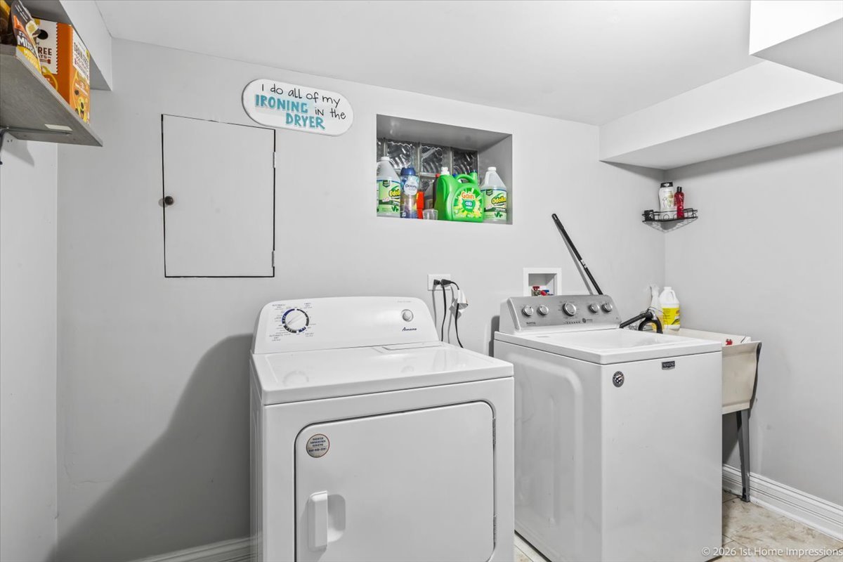 7205 South Hamlin Avenue Chicago, IL 60629 - Photo 21 of 24 a view of washer and dryer